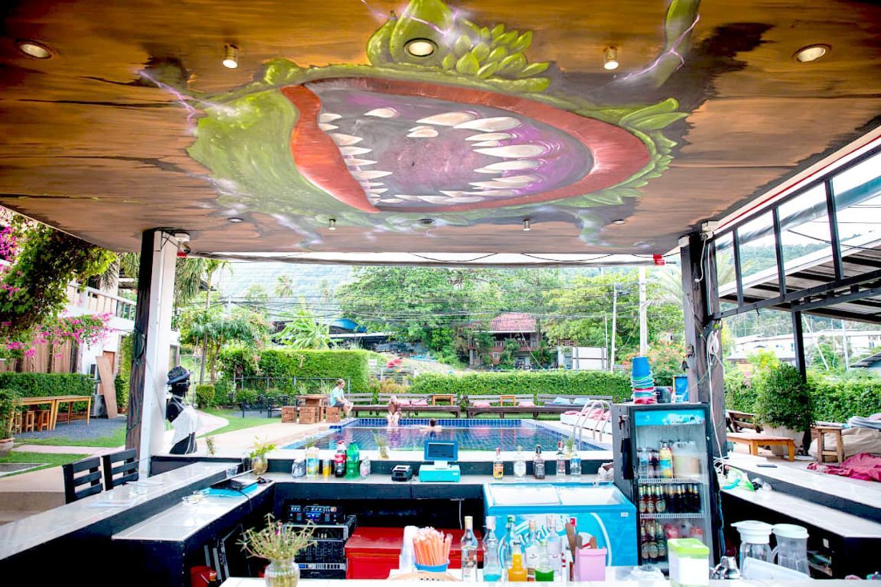 Wet! A Pool Party Hostel By Wild & Wandering Haad Rin Luaran gambar