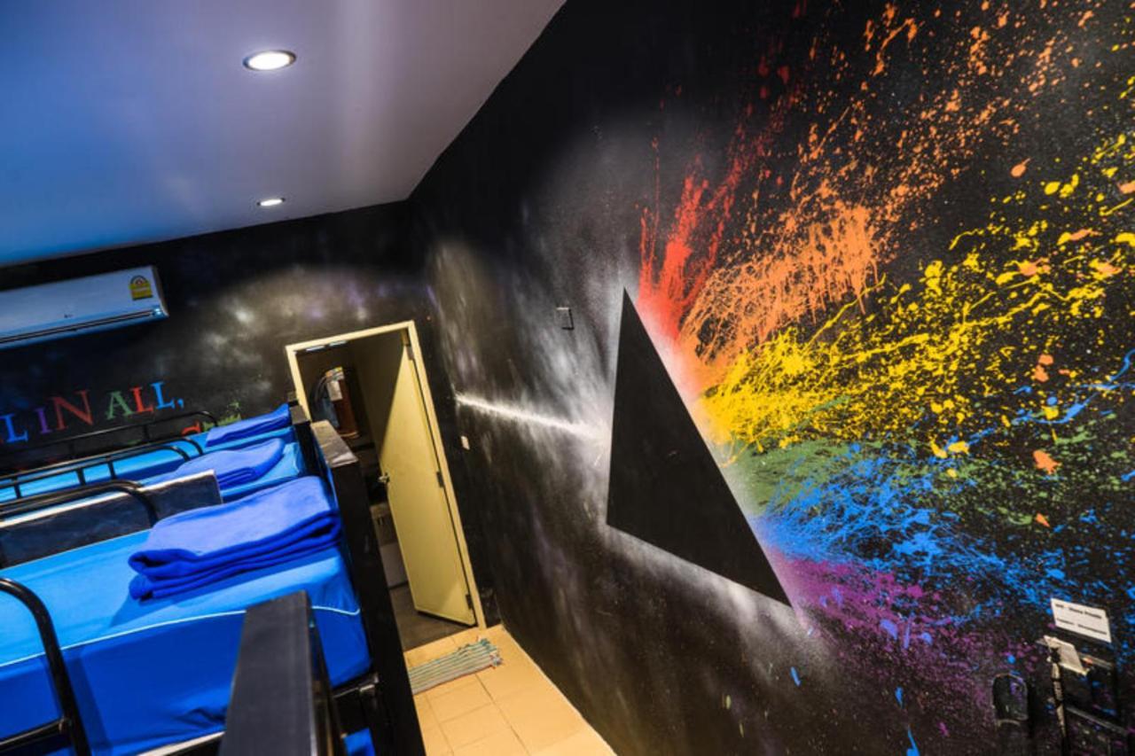 Wet! A Pool Party Hostel By Wild & Wandering Haad Rin Luaran gambar