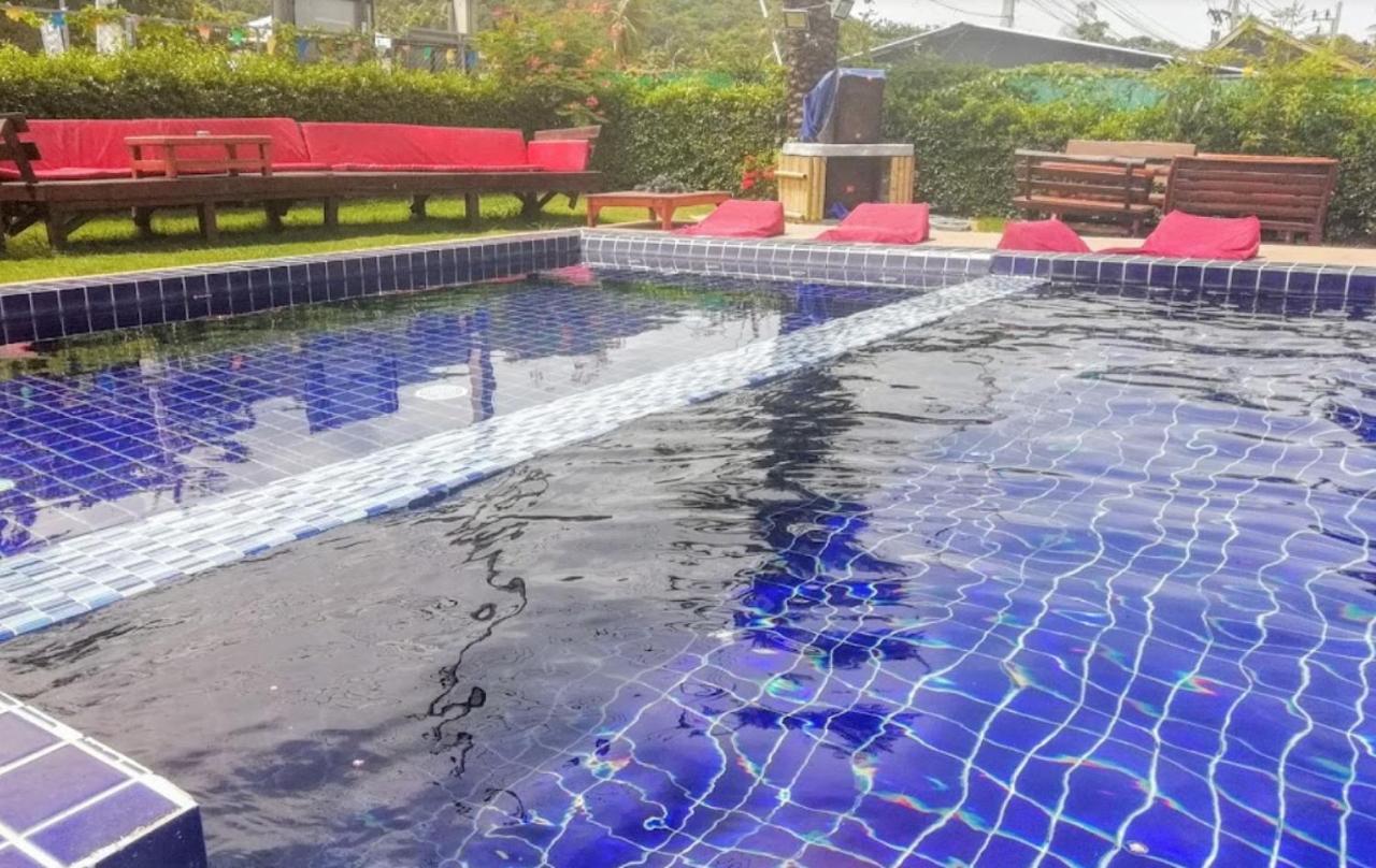 Wet! A Pool Party Hostel By Wild & Wandering Haad Rin Luaran gambar